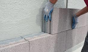 Фото процесса укрепления стен легким бетоном